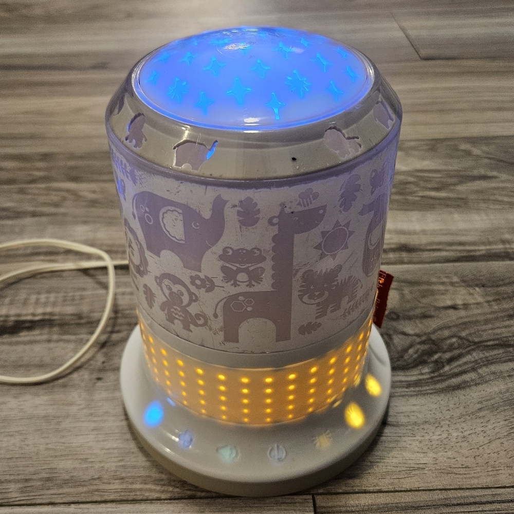 Fisher Price Deluxe Soother Baby Sound Machine with Music & Light Projection - Picture 3 of 15